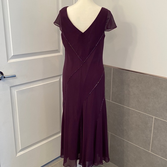 ❤️3/$30: Evan-Picone Maroon Dress.  Never worn and tag still on it. - Picture 3 of 7